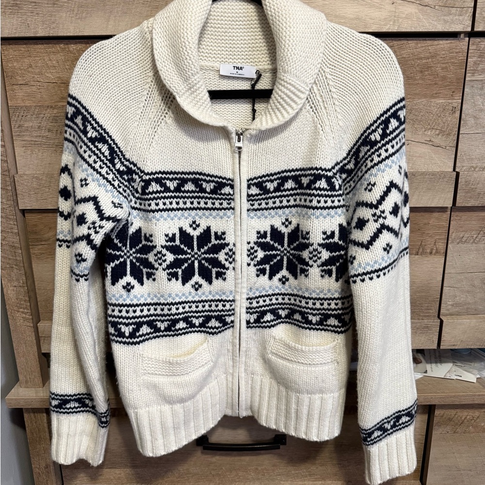 Aritzia TNA Echo Zip Up - Whisper White and Admiral - Medium